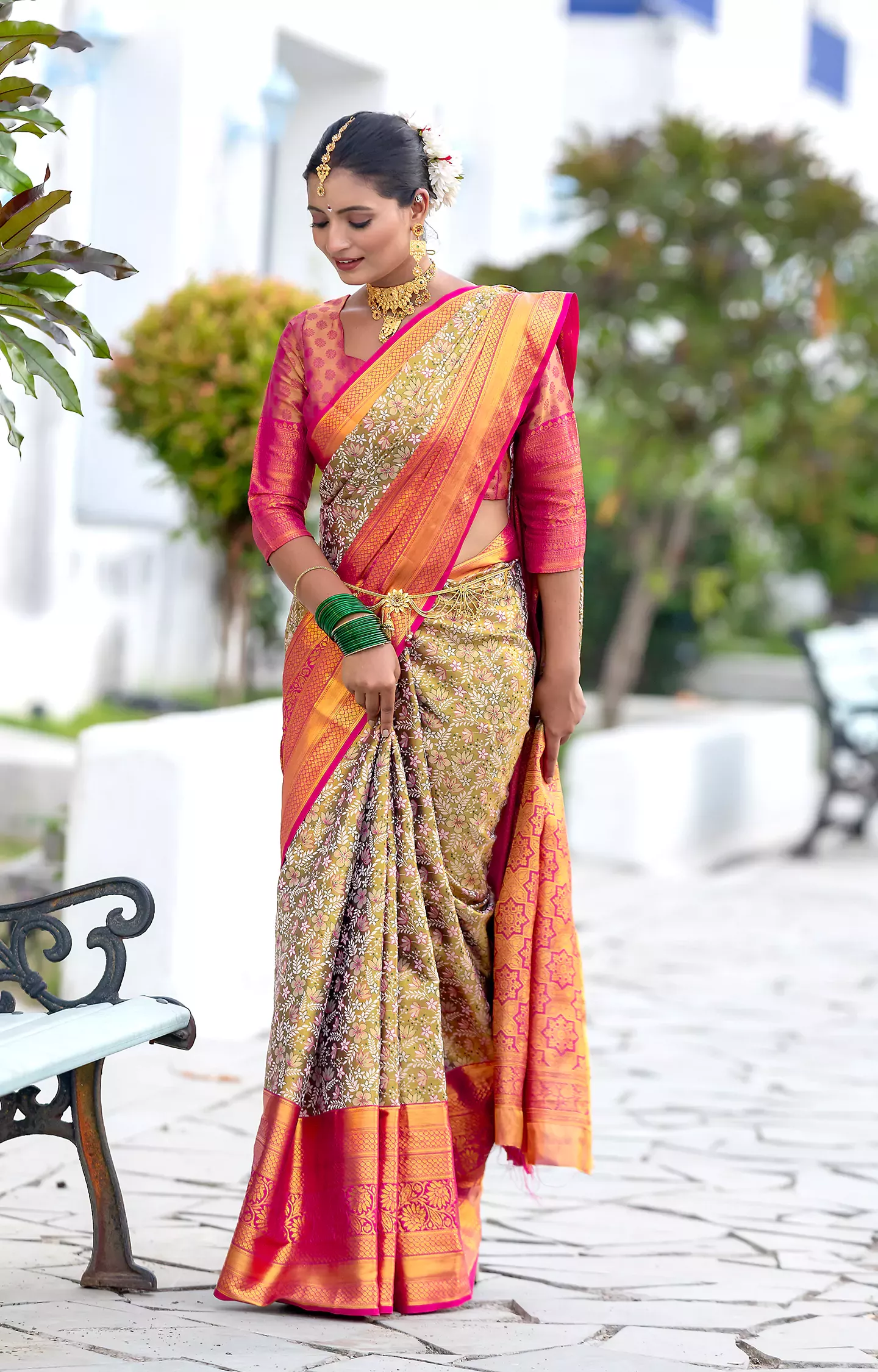 Nabella Mehndi Kanjiviram Pattu Silk Pure Zari Weaving Saree.