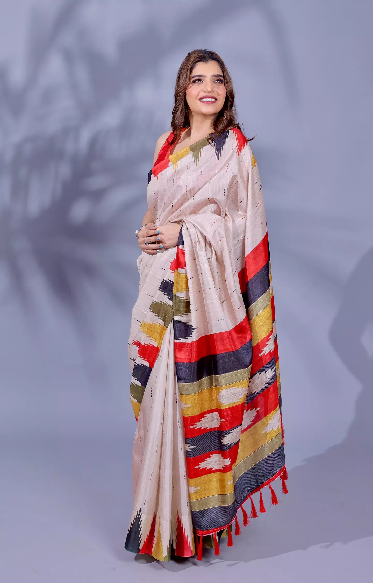 Kurutulen Black Handloom Tussar Silk Saree.