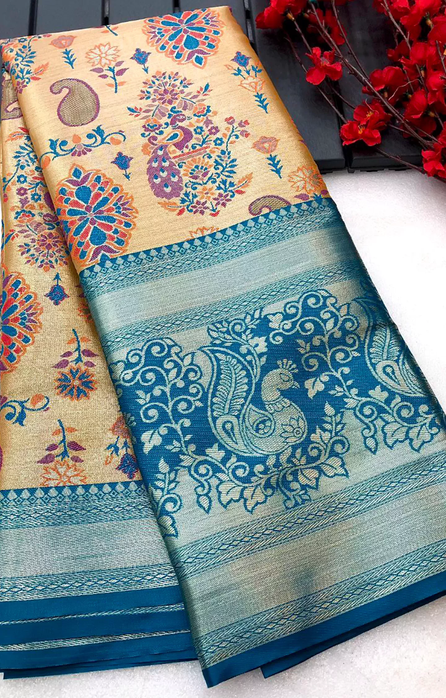 Yasnaya Skyblue Kanjiviram Pattu Silk Pure Zari Weaving Saree.