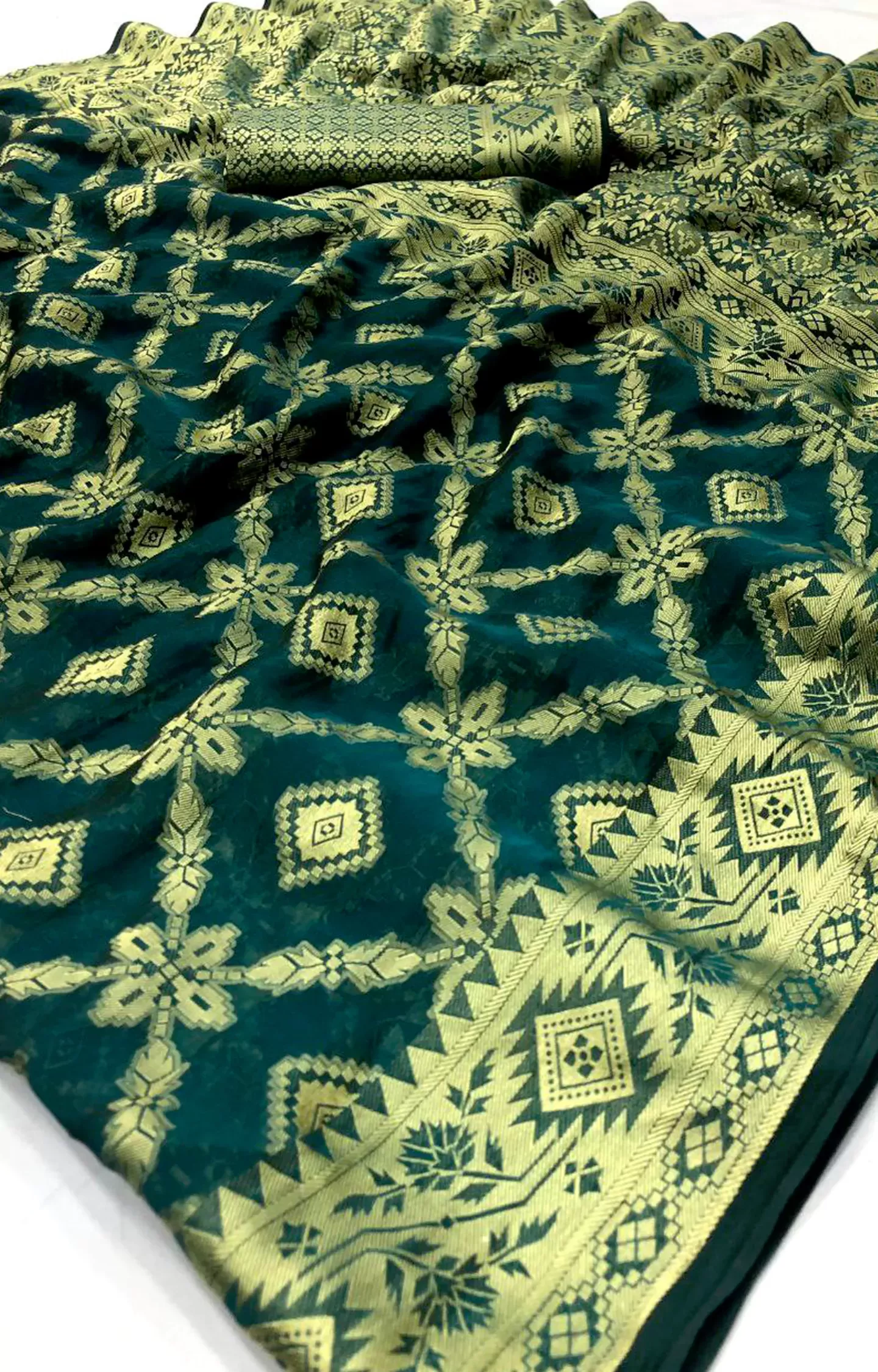 Falsafa Morpitch Chiffon Dyed Saree